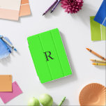 Cubierta De iPad Mini Monograma inicial Neón verde color sólido Guay<br><div class="desc">Diseñado con plantilla de texto para un fondo verde neón de color sólido inicial y elegante.</div>