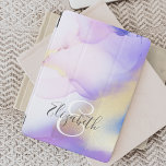 Cubierta De iPad Mini Nombre personalizado Monograma color de agua púrpu<br><div class="desc">Personaliza fácilmente este estilo glamoroso de pintura de acuarela lila abstracta y el fondo falso de pulverización dorada con tus detalles personalizados.</div>
