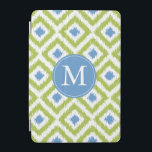 Cubierta De iPad Mini Patrón de Ikat de Diamante Verde Azul Monogramado<br><div class="desc">El diseño elegante y de moda presenta un patrón ikat de diamantes colorido y a la moda y se puede personalizar con su monograma,  inicial,  nombre o cualquier texto de su elección.</div>