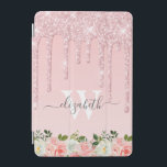 Cubierta De iPad Mini Rosa monogramado Purpurina oro gotea flores rosada<br><div class="desc">Moderno, giradamente rosa de oro purpurina gotea nombre y tapa monogramada de ipad. Este diseño presenta goteos de brillo de purpurina rosa rosa rosa rosado sobre fondo rosado. En la parte inferior de la acuarela rosa de color rosa subió la disposición floral. Incluyendo una inicial de monograma personalizada personalizado y...</div>