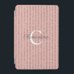 Cubierta De iPad Mini Rubor Rosa Rosa Purpurina de oro Bandas Monograma<br><div class="desc">Cubierta monogramo de rayas Purpurinas Rubor Rosa Gold con bandas purpurinas de imitación de oro rosa y espacio para su monograma y nombre personalizado. Fácil de personalizar con texto, fuentes y colores. Creado por el diseñador Zazzle pro BK Thompson © exclusivamente para Cedar y String; por favor contáctenos si necesita...</div>
