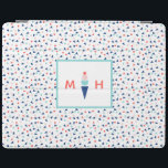 Cubierta De iPad Monograma Crema de hielo moderno Azul personalizad<br><div class="desc">Estilo tu iPad con esta moderna y caprichosa cubierta personalizada que incluye un monograma personalizado y un cono de helado en azul,  agua,  rosa y coral.</div>