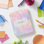 Cubierta De iPad Nombre Monograma Princesa Holográfica Rosa<br><div class="desc">De acuerdo a la terapia de color los colores pueden cambiar la forma en que nos sentimos y reaccionamos. Estos colores pastel ayudan a curar nuestras emociones y sentimientos. ¡SEA SEGURO Y FELIZ Y LLENO DE ESPERANZA! FlorenceKDESIGN</div>