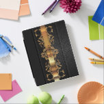 Cubierta De iPad Oro elegante y damasco negro<br><div class="desc">Oro elegante y cubierta negra de Ipad del damasco. Personalizable del 100%. Aliste para completar las cajas o para hacer clic en el botón del PERSONALIZAR para añadir, para mover, para suprimir o para cambiar el texto o gráficos uces de los. Hecho con vector de alta resolución y/o los gráficos...</div>