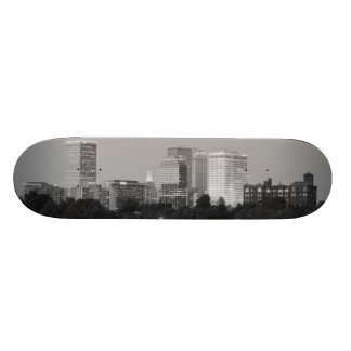 Cubierta del monopatín del horizonte B&W de Tulsa