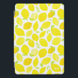Cubierta monograma iPad Pro del patrón limón de co<br><div class="desc">Portada pro iPad brillante y alegre con un patrón limón color agua. Personalice agregando un monograma. El monograma está situado en la parte inferior derecha de la cubierta.</div>