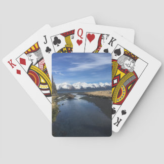 Cubierta panorámica de cartas sobre el río y la mo