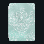 Cubierta Para iPad Mini Damasco elegante Verde azulado y blanco<br><div class="desc">Fijería adamascada blanca y estampado floral sobre un fondo verde azulado pastel suavemente sombreado.</div>