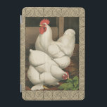 Cubierta Para iPad Mini Gallos y gallina fuera de la casa de gallina con<br><div class="desc">Una impresión rústica del arte que exhibe un gallo vigoroso y una gallina en una casa de gallina. La frontera del ecru del darc es modelo consiste en elementos espirales. Esta impresión sería una adición del gread a una decoración rural del hogar del país.</div>