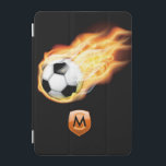 Cubierta Para iPad Mini Monograma de fútbol o fútbol<br><div class="desc">Personalizable de estuche de futbol o de futbol con sus iniciales. Las imágenes usadas en este elemento tienen licencia © Graphics Factory.com</div>