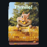 Cubierta Para iPad Pro Chipmunk Comiendo maíz<br><div class="desc">¡Gracias! | Avanti,  la marca de humor global ha estado entreteniendo al mundo con sus tarjetas de felicitación Feel Good Funny durante más de 40 años. Nuestros personajes viven la vida al máximo y celebran el humor en la vida cotidiana.</div>