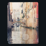 Cubierta Para iPad Pro Destinos | Fotografía góndolas de Venecia<br><div class="desc">Fotografía capturada por la talentosa Sylvia Coomes. El fotógrafo ha capturado los impresionantes canales de Venecia, resumiendo las características únicas de la ciudad con un efecto bokeh. En el primer plano de esta fotografía se pueden ver las tranquilas aguas relajantes de Venecia. Cuanto más profunda sea la foto, más enérgico...</div>