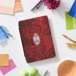 Cubierta Para iPad Pro Elegante Purpurina rojo monograma y plateado<br><div class="desc">Elegante portada Monograma iPad lista para su personalizar. ⭐ Este Producto es 100% Personalizable. *****Haga clic en el BOTÓN PERSONALIZAR para agregar, borrar, mover, cambiar de tamaño, cambiar de lugar, girar, etc... cualquiera de los gráficos o texto o utilice los cuadros de relleno. ⭐ 99% de mis diseños en mi...</div>