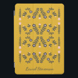 Cubierta Para iPad Pro Flor folclórica amarilla escandinava personalizada<br><div class="desc">Dibujo de flores folclóricas de estilo escandinavo moderno en amarillo,  rosa y gris,  personalizado con tu nombre.</div>