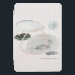 Cubierta Para iPad Pro Formas de acuarela de resumen suave personalizadas<br><div class="desc">Este diseño presenta formas abstractas de acuarelas pastel femeninas en tonos azules,  dorados y verde azulados. Nombre de elección fácilmente personalizado. Un regalo increíble y mantener la idea para ti,  para los amigos y la familia para cualquier ocasión a lo largo del año.</div>