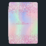 Cubierta Para iPad Pro Guión holográfico de nombre purpurina morado rosa<br><div class="desc">Un fondo iridiscente y holográfico de moda con colores pastel en rosa, violeta, dorado rosa, verde menta. Decorada con polvo falso purpurina. Letras de color púrpura. Personaliza y agrega tu nombre. El nombre está escrito con un guión moderno de estilo con letras a mano con toques. Para que los cambios...</div>