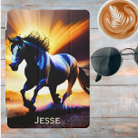 Cubierta Para iPad Pro Monograma de caballo en ejecución<br><div class="desc">Abran el espíritu y la belleza de un caballo en carrera con nuestra extraordinaria cubierta personalizada. Proteja su tablet con estilo y muestre su amor por estas criaturas majestuosas. Mejora tu experiencia de tablet con este accesorio único y cautivador.</div>