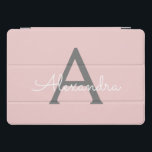 Cubierta Para iPad Pro Monograma de Rubor Gris rosa moderno con guión de<br><div class="desc">Funda de portátiles Rubor Pink and Grey Simple Script Monogram Name. Esto hace que el dulce perfecto cumpleaños 16,  boda,  ducha de novia,  aniversario,  ducha de bebé o fiesta de soltera sea regalo para alguien que ama el lujo glam y los estilos de moda.</div>