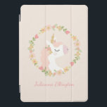 Cubierta Para iPad Pro Nombre personalizado color floral de unicornio cor<br><div class="desc">Esta elegante cubierta para el iPad personalizado cuenta con un ilustracion de unicornio y una corona floral de rosa rubor. Personalízalo con tu nombre en letras cursivas de guiones. ¡Buena idea de regalo!</div>