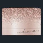 Cubierta Para iPad Pro Oro Rosa - Nombre Metalizado del monograma del Pur<br><div class="desc">Oro Rosa - Purpurina de espuma metálica de Relieve metalizado de imitación rosada de Rubor Cepillado Monograma Metalizado Funda portátil con corazón cursivo monogramático característico. Esto hace que el dulce perfecto cumpleaños 16, boda, ducha de novia, aniversario, ducha de bebé o fiesta de soltera sea regalo para alguien que ama...</div>