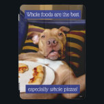 Cubierta Para iPad Pro Perro lleno de pizza<br><div class="desc">Los platos son los mejores,  sobre todo las pizzas completas. | Avanti,  la marca de humor global ha estado entreteniendo al mundo con sus tarjetas de felicitación Feel Good Funny durante más de 40 años. Nuestros personajes viven la vida al máximo y celebran el humor en la vida cotidiana.</div>