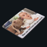 Cubierta Para iPad Pro Perro que pega el oído del bebé<br><div class="desc">Cuando tu mejor amigo te dice un secreto. | Avanti,  la marca de humor global ha estado entreteniendo al mundo con sus tarjetas de felicitación Feel Good Funny durante más de 40 años. Nuestros personajes viven la vida al máximo y celebran el humor en la vida cotidiana.</div>