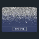 Cubierta Para iPad Pro Purpurina azul de la Marina Plata Monograma Girly<br><div class="desc">Funda de portátil Silver y Navy Blue Sparkle Purpurina Monograma Nombre. Esto hace que el dulce perfecto cumpleaños 16,  boda,  ducha de novia,  aniversario,  ducha de bebé o fiesta de soltera sea regalo para alguien que ama el lujo glam y los estilos de moda.</div>