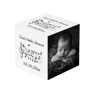 Cubo aves amorosas, esperando una adición a la familia