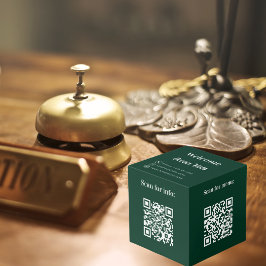 Cubo Bienvenida códigos QR en la mesa del restaurante d