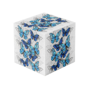 Cubo Composición de mariposas blancas y azules