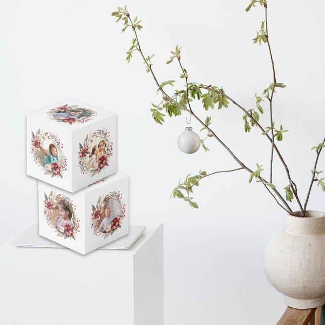Cubo flores rojas, flores rojas y bayas foto (Subido por el creador)