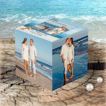 Cubo fotográfico de la boda de la playa Keepsake<br><div class="desc">Cubo de fotos con sus propias fotos en 5 lados. La parte superior muestra una imagen enmarcada con una playa y un encaje sobre un fondo de madera blanca con una estrella de mar (opcional). También puede reemplazar este marco superior por su propia foto, o simplemente reemplazar la imagen central....</div>