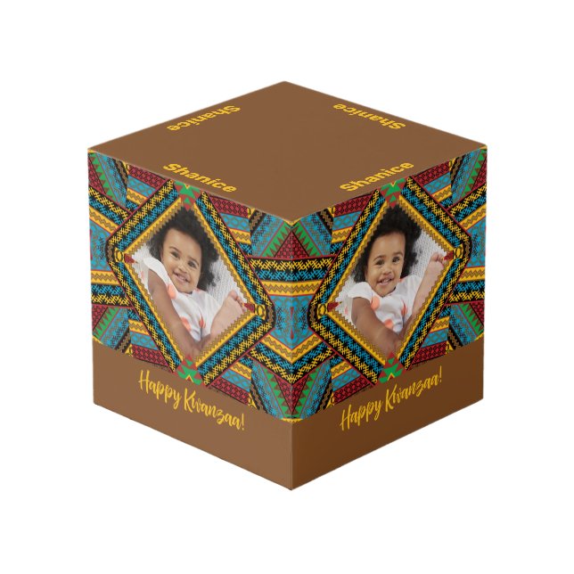 Cubo Kwanzaa Personalizado Patter de diamantes de color (Angulo Anverso)