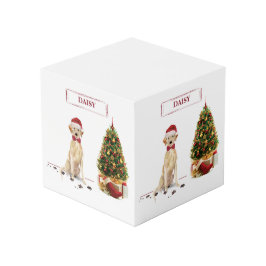 Cubo Labrador amarillo recuperó a divertidos Navidades 