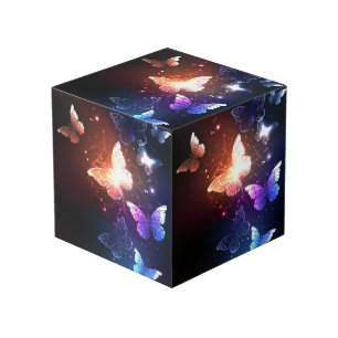 Cubo Mariposas nocturnas brillantes