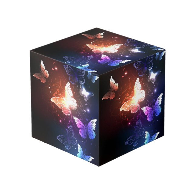 Cubo Mariposas nocturnas brillantes (Angulo Anverso)