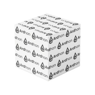Cubo merch de la marca Ardhon - lleva tu estilo, a tu m