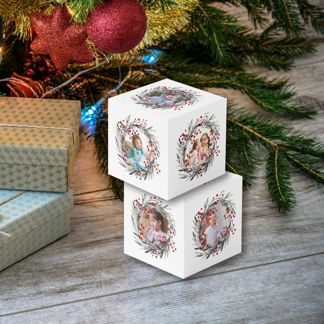 Cubo Navidades de corona, bayas rojas y foto de hojas (Subido por el creador)