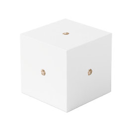 Cubo Pale Brown, Hemlock, diseño de cabello Brandy