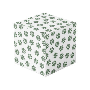 Cubo Pasta de perro, garras de perro, patas verdes