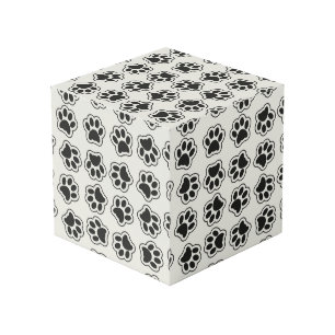 Cubo Patas negras, garras de perro, garras de gato, con