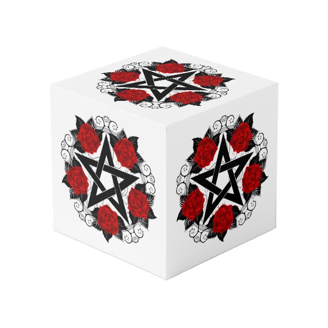 Cubo Pentagram con rosas rojas (Angulo Anverso)
