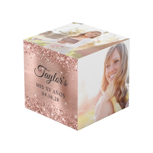 Cubo Rosa Purpurinoso Relieve metalizado dorado Mis XV  (Angulo Anverso)