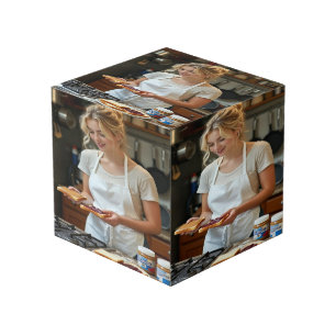 Cubo Sándwich de mantequilla de maní y gelatina persona