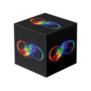 Cubo Símbolo infinito con plumas arcoiris