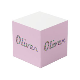 Cubo Tipografía de Oliver con diseño de patrones colori