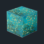 Cubo Vincent Van Gogh Blossoming Almond Tree Floral Art<br><div class="desc">Vincent Van Gogh Blossoming Almond Tree Vintage Floral Art Blossoming Almond Tree es un cuadro de 1890 del artista holandés post-impresionista Vincent van Gogh. Almond Blossoms es un grupo de varios cuadros de 1888 y 1890 de Vincent van Gogh en Arles y Saint-Rémy, al sur de Francia, de almendros florecientes....</div>