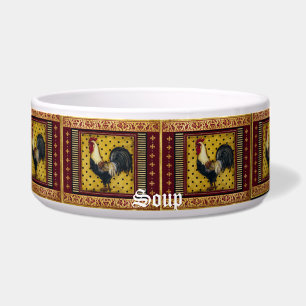 Cuenco de sopa del gallo del país