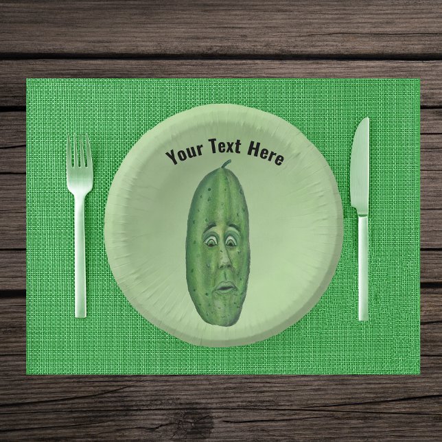Cuencos De Papel Graciosa piqueta verde con cara sorprendida sobre  (funny big green pickle surprised face open mouth and wide green eyes on light green paper party bowl)
