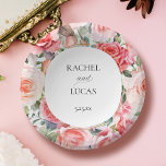 Cuencos De Papel Roses rosados de color acuático romántico<br><div class="desc">Este hermoso diseño presenta un vibrante patrón de fondo rosa rosa rosa rosado,  etiqueta central con borde de gradiente dorado y campos de texto editables.</div>